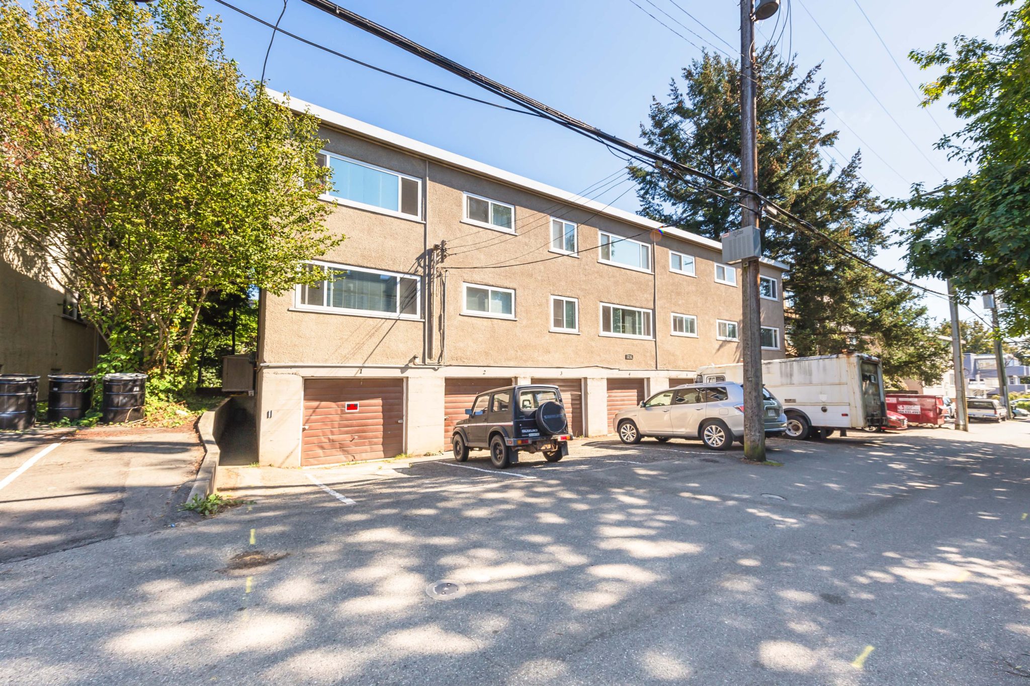 Goodman Commercial Inc. 8747 Granville 306Edit