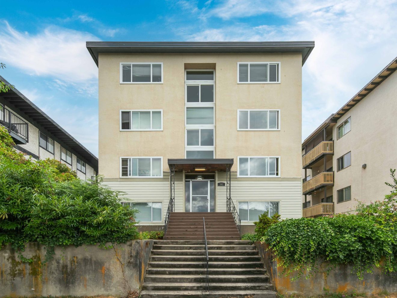 Dianne Apartments