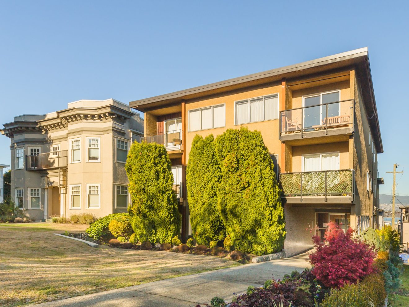 Mountain Ash Manor & Carlton Court