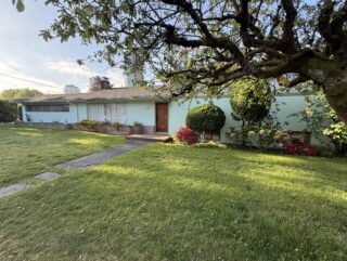 Oakridge corner lot for redevelopment